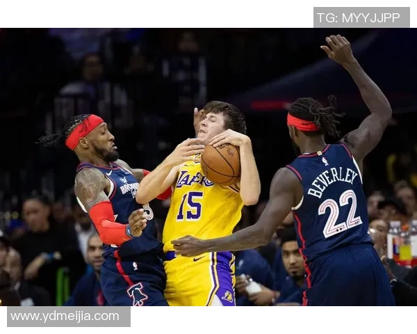 湖人对阵76人精彩文字直播全程回顾与赛况分析